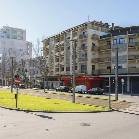 Host Wise - Lovely Bright Flat - Instaworthy View Apartment *