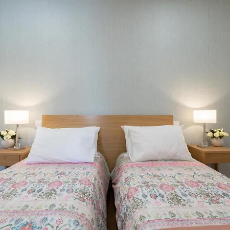 Host Wise - Lovely Bright Flat - Instaworthy View *
