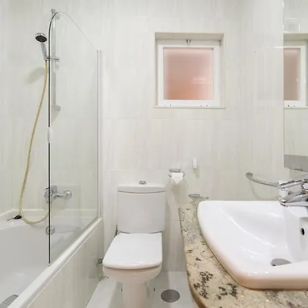 Host Wise - Anna Flats *