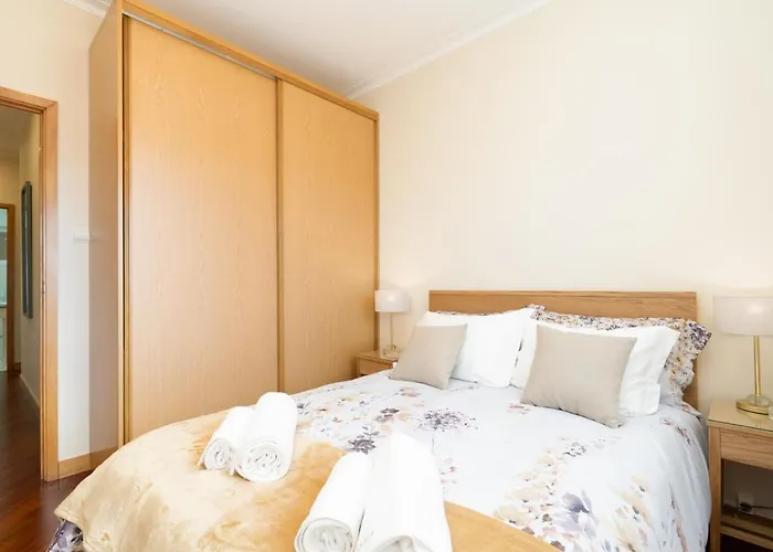 Host Wise - Anna Flats *