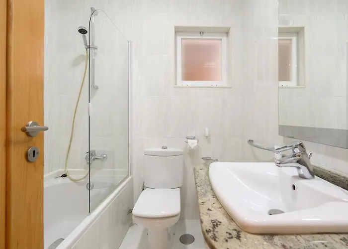 Host Wise - Anna Flats *